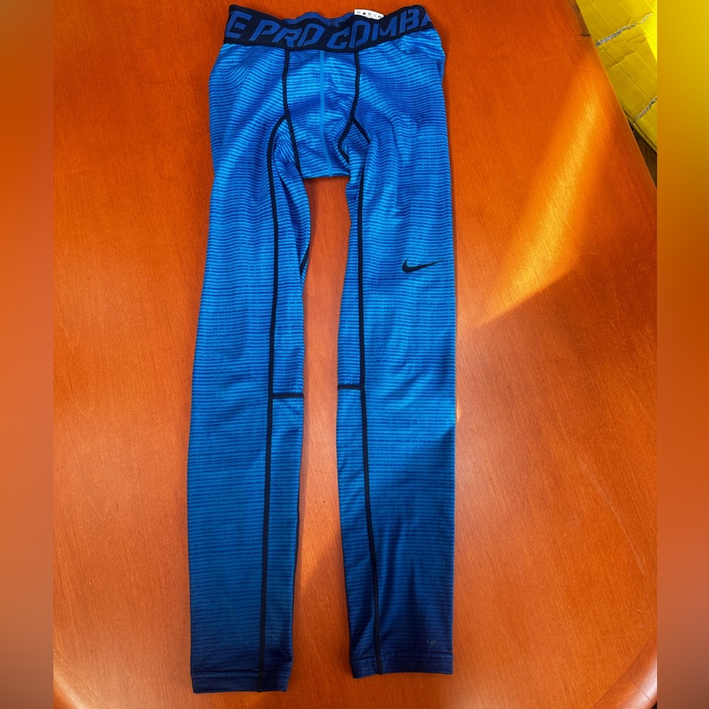 Men’s Nike Pro Combat DriFit compression pant size Small